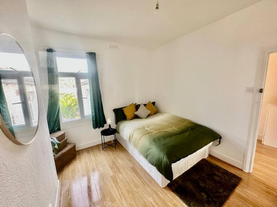 Cosy Two Bedroom Apartment,Se13 Λονδίνο Εξωτερικό φωτογραφία
